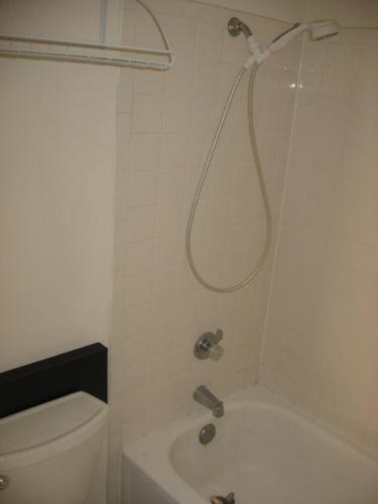 Building Photo - 5911 Edsall Rd., APT #705