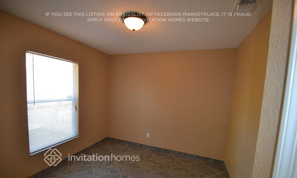 Building Photo - 3002 Alesio Ave