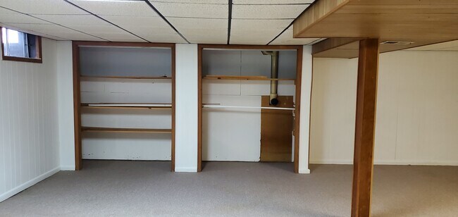 Building Photo - 728 N 2853rd Rd