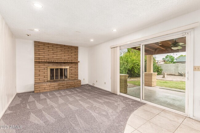 Building Photo - 1923 E Gemini Dr