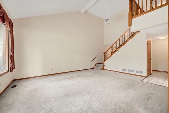 Building Photo - 1015 Claremont Dr