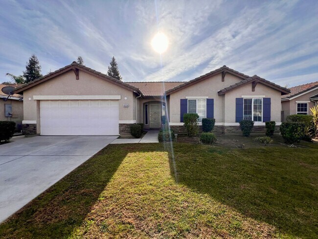 Primary Photo - $2,295 Fowler & Ashlan, 4 bedroom - E Hamp...