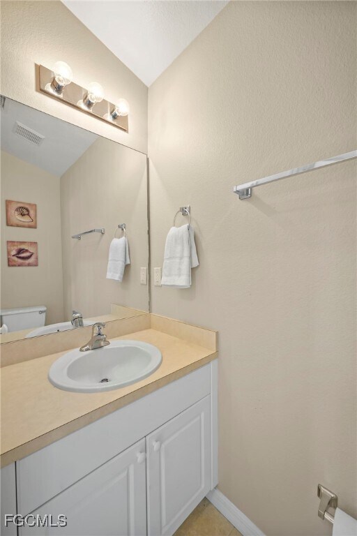 Building Photo - 1831 SE Van Loon Terrace