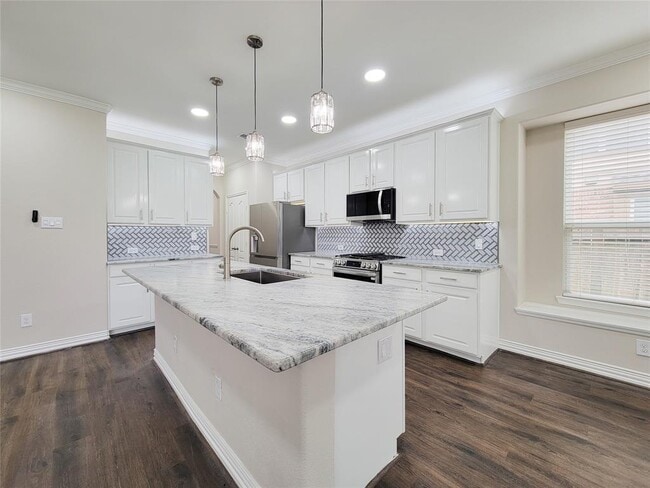Building Photo - 21422 Beverly Chase Dr