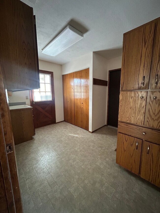 Building Photo - Spacious 4-Bedroom Home in Prime Wenatchee Location