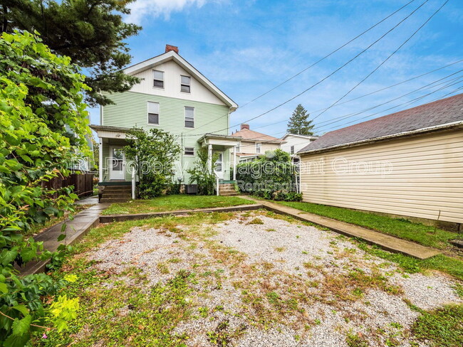 Building Photo - 219 Olentangy St