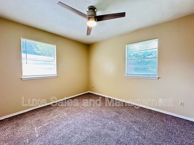 Building Photo - 4313 Epperly Dr