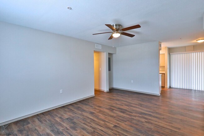 Building Photo - Newly Remodeled South Abilene Apartments!