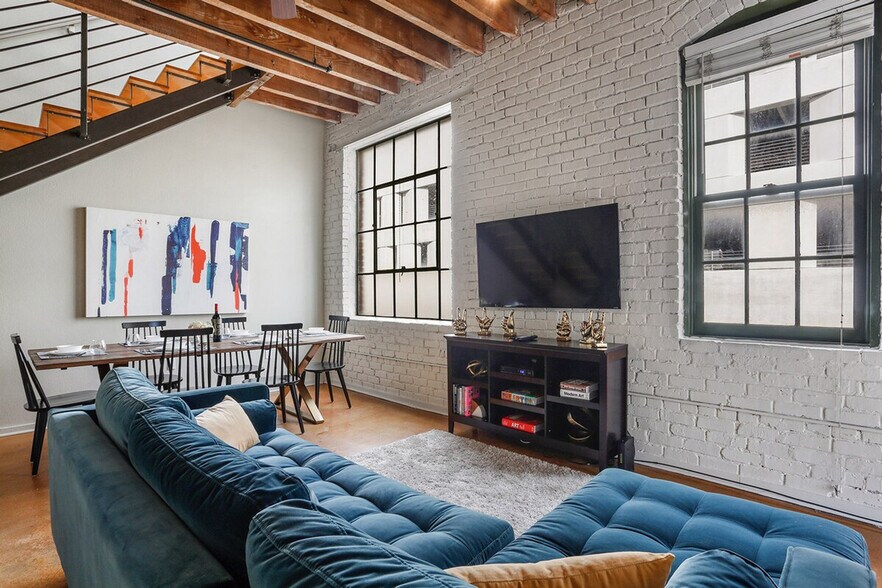 Building Photo - 1041 Constance St