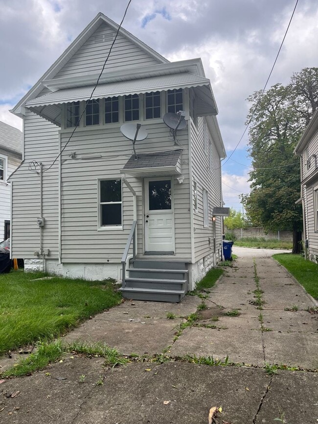 Building Photo - Brooklyn Centre - 3 Bedroom Single Family ...
