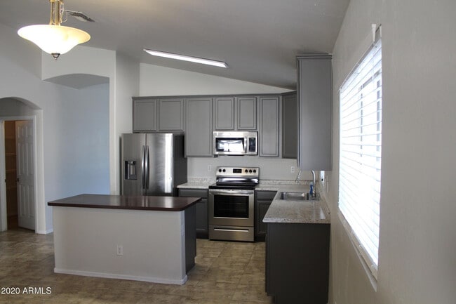 Building Photo - 43410 W Wild Horse Trail