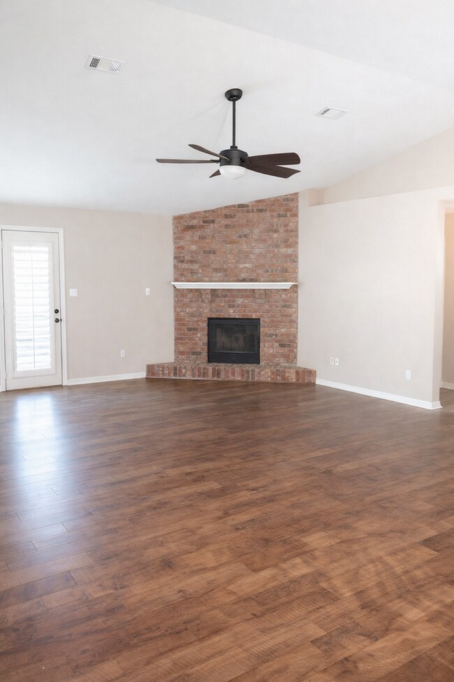 Building Photo - 3 Bedroom 2 Bath Home In Navarre