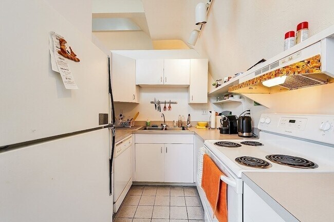 Building Photo - 32 Mason Terrace