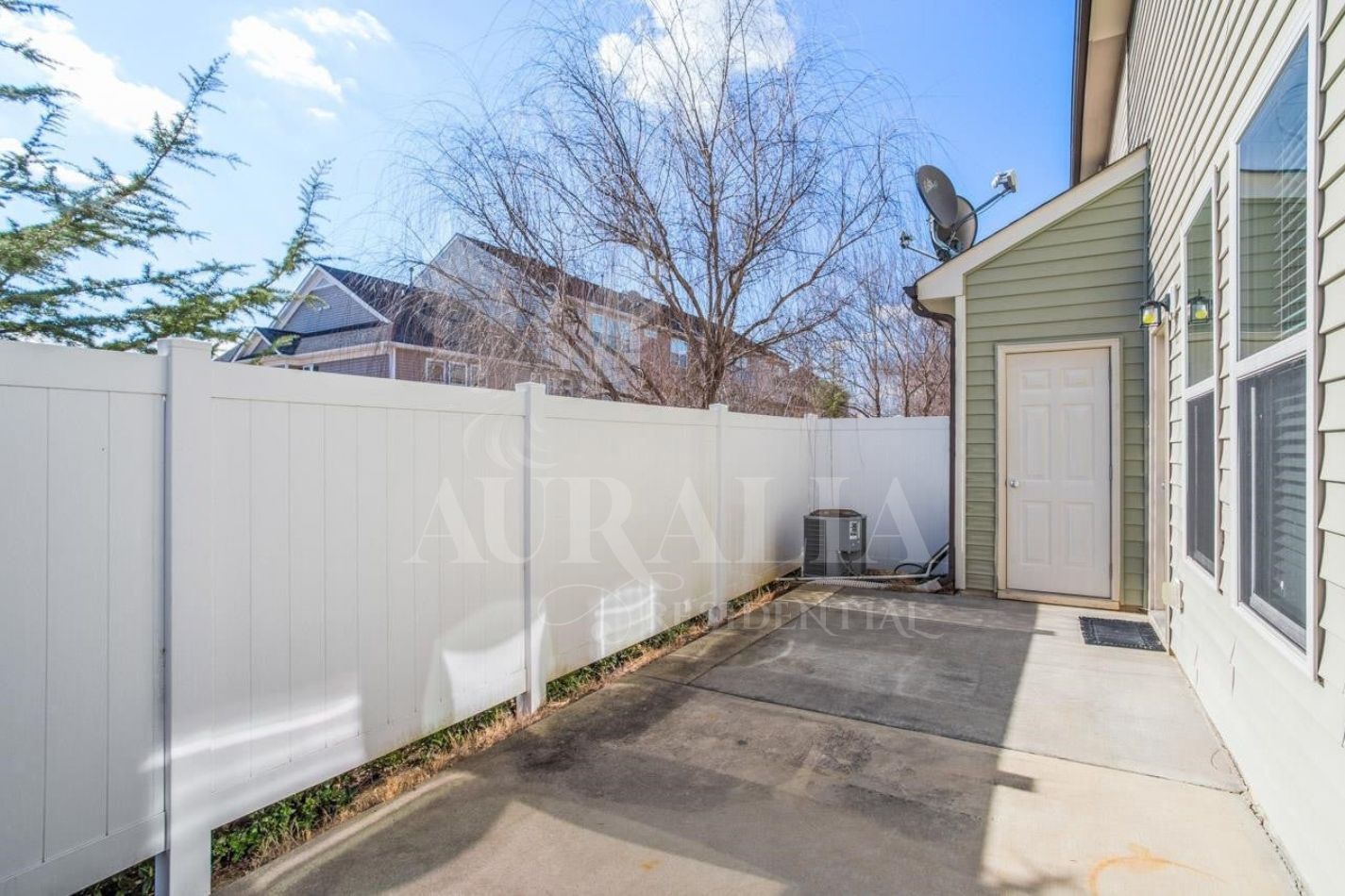 Building Photo - 4430 Hillsgrove Rd