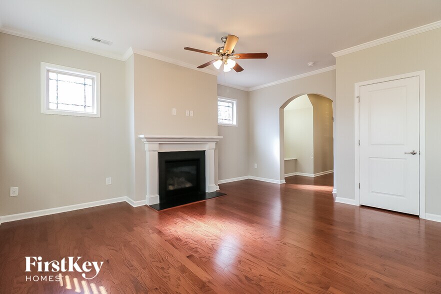 Building Photo - 69 Plum Ln