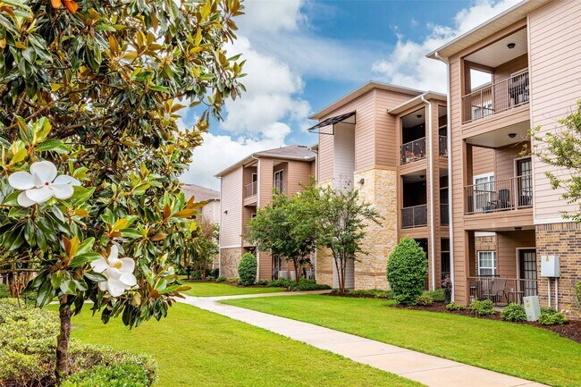 Building Photo - 3223 Spring Cypress Rd