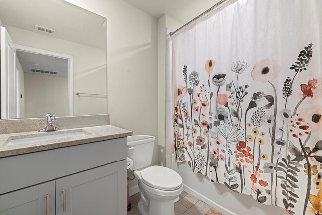 Building Photo - 1653 Lindley St