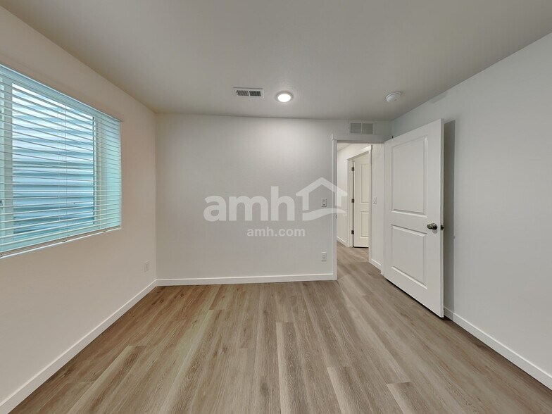 Building Photo - 23642 E 3rd Pl