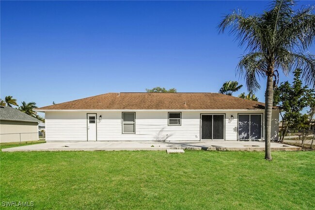 Building Photo - 1428 SW 11th Ave