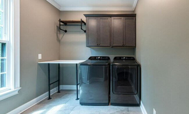 Building Photo - Knoxville 37918 - 4 bedroom 3.5 bath - cal...