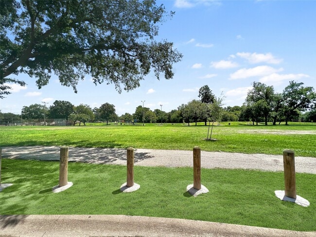 Building Photo - 6347 Limestone St