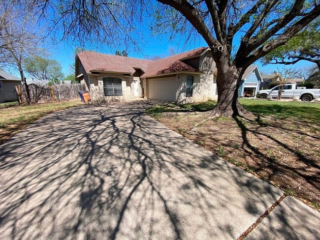 Building Photo - 1002 Great Britain Blvd