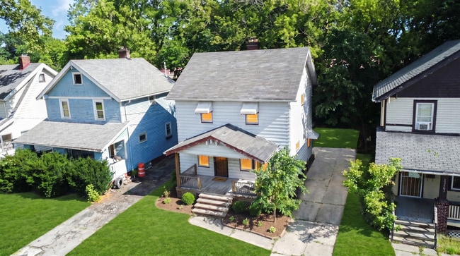 Building Photo - 13721 Diana Ave