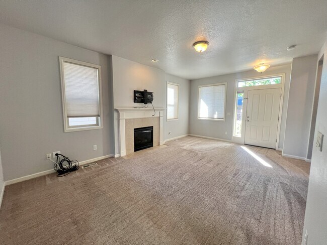 Building Photo - 3075 NW Flame Tree Ln