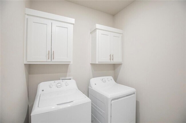 Building Photo - 437 Ramsey St