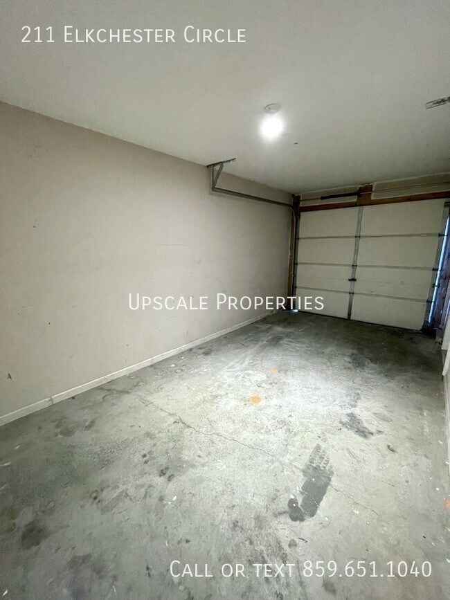 Building Photo - 211 Elkchester Cir