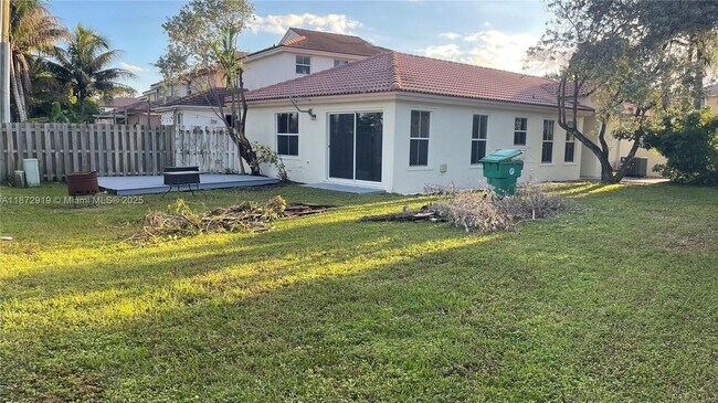 Building Photo - 6952 SW 148 Ln