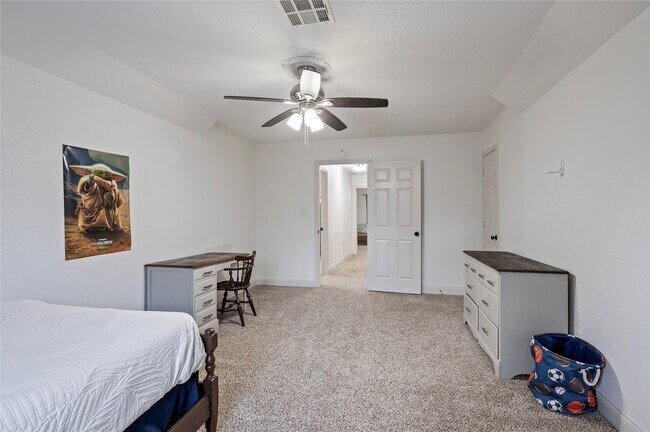 Building Photo - 5110 Tashkent Dr