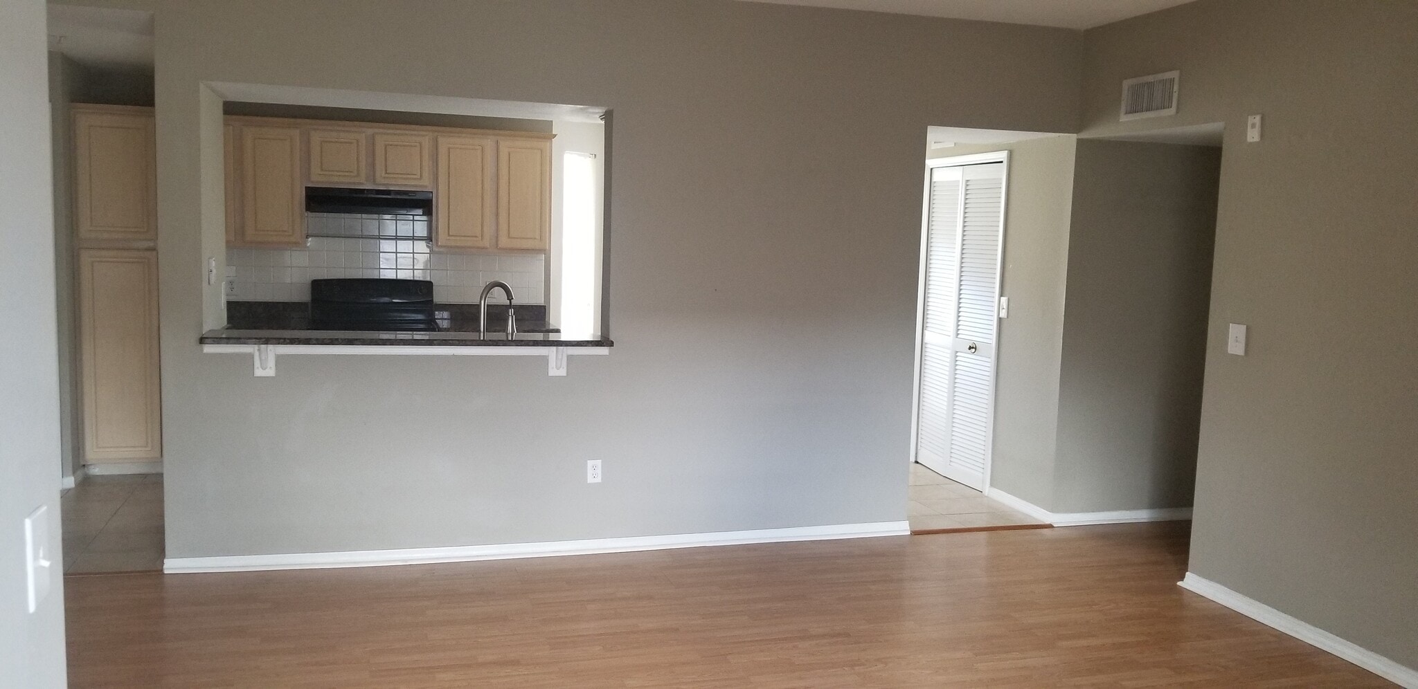 Building Photo - 404 Summit Ridge Pl