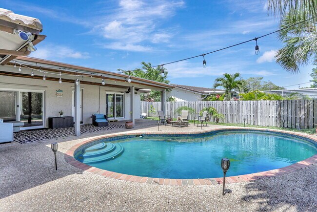Building Photo - 9062 NW 20th Manor