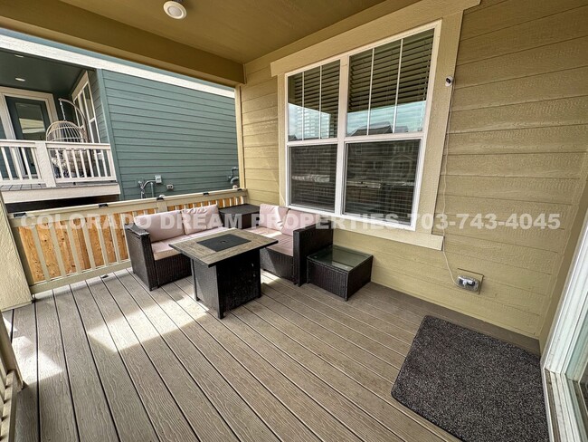 Building Photo - Luxurious fully-furnished home in Dove Vil...