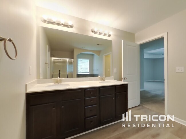 Building Photo - 4110 Tarnwood Pl