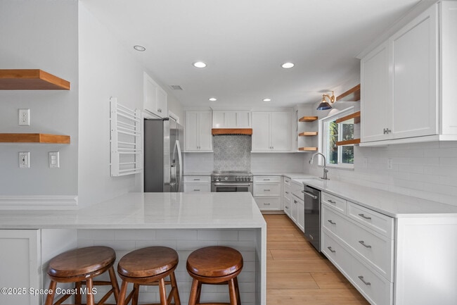 Building Photo - 3701 Warwick Dr