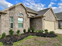 Building Photo - 24110 Rosedale Oaks Dr