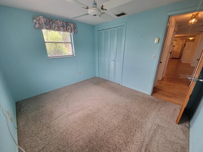Building Photo - 4010 Cluster Dr