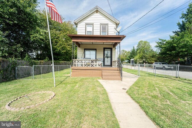 Building Photo - 926 Church St