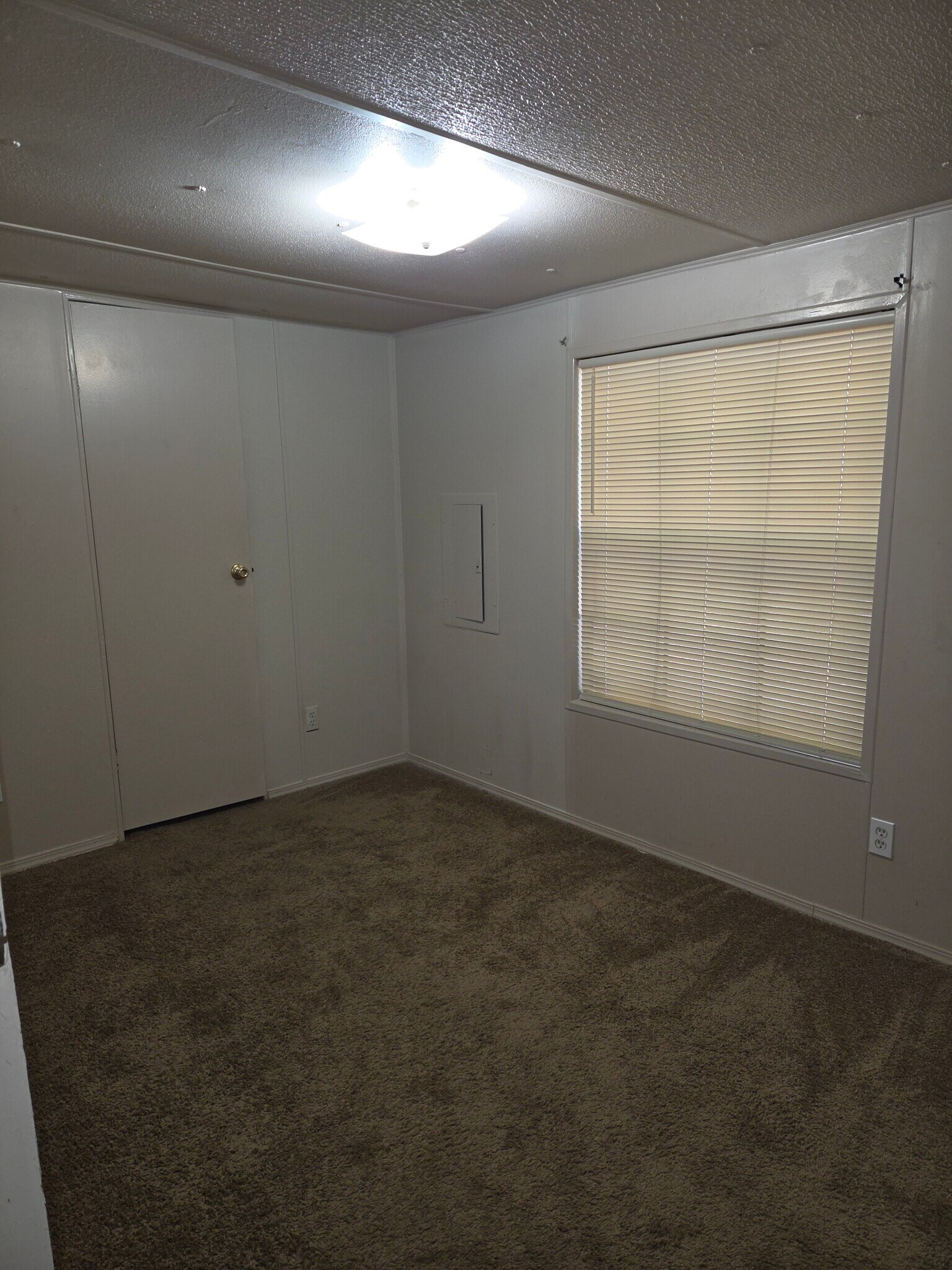 Building Photo - 8047 Mariner St