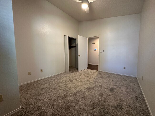 Building Photo - Beautiful 3bed, 2bath 2,550sq.ft. home in ...