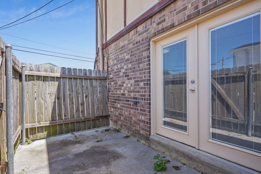 Building Photo - 1635 Newport Pl