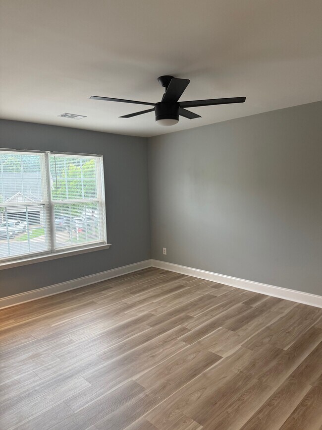 Building Photo - 402 Sam Cobb Ct