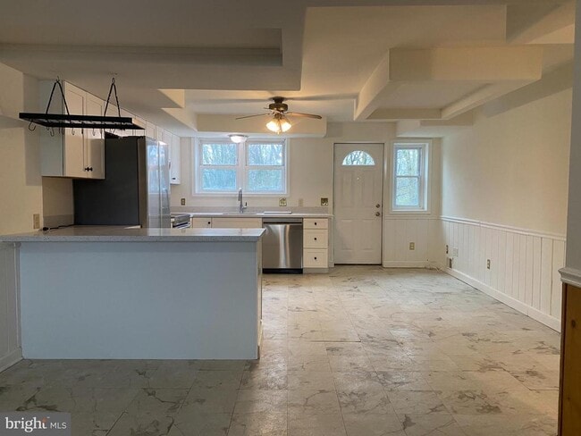 Building Photo - 209 Madison Dr