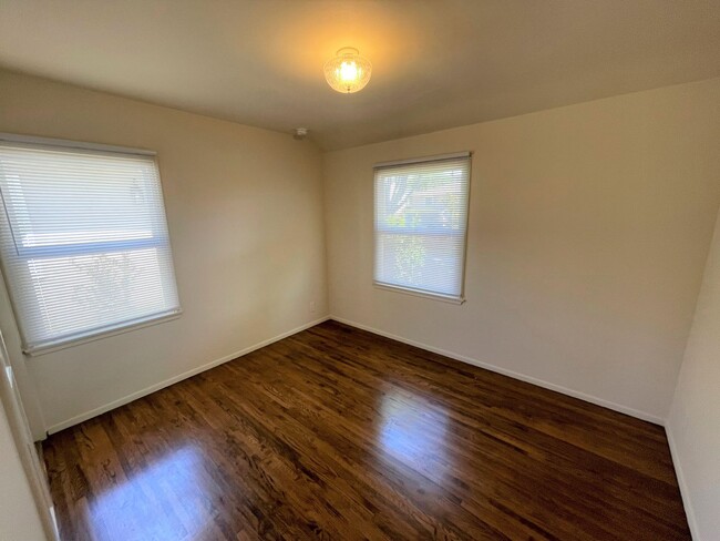 Building Photo - Upgraded Midtown Home with Beautiful Wood ...