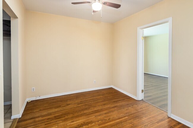 Building Photo - Charming 2-Bedroom Northridge Home with Pr...