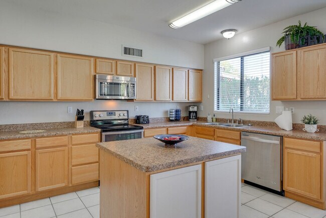 Building Photo - 1209 W Crystal Palace Pl