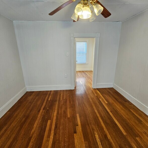 Building Photo - 384 Washington St