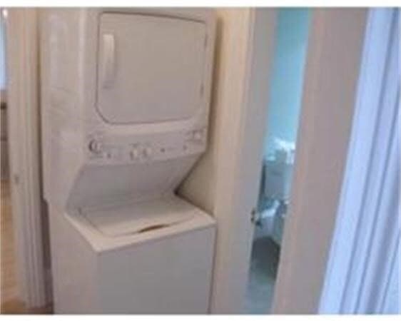 Building Photo - 31 Elm Ct